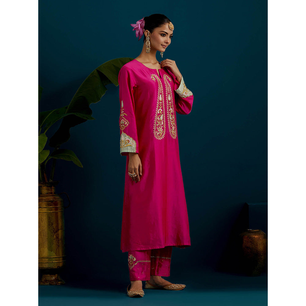 Anantaa by Roohi Trehan Pink Paisley Yoke Kurta