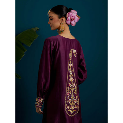 Anantaa by Roohi Trehan Purple Round Hem Kurta With Back Motif