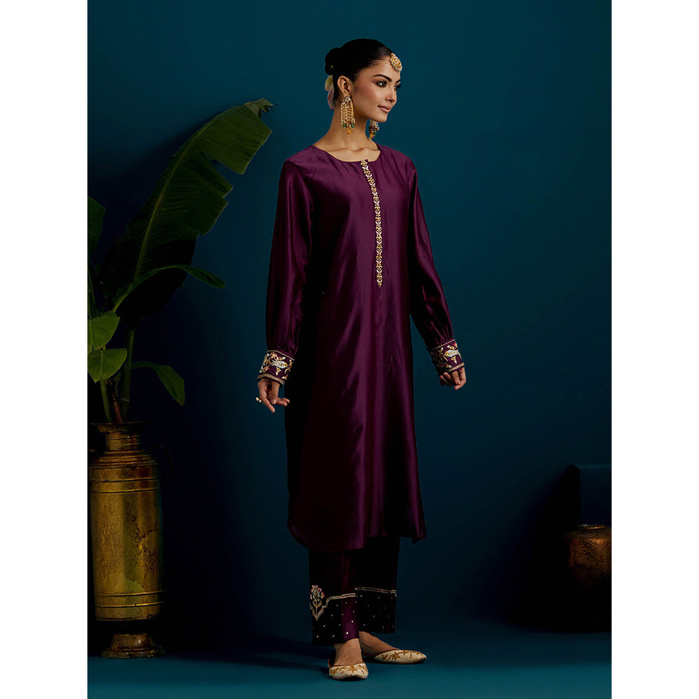 Anantaa by Roohi Trehan Purple Round Hem Kurta With Back Motif