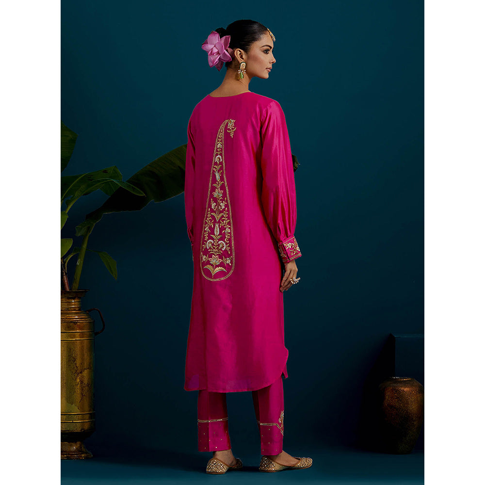 Anantaa by Roohi Trehan Pink Round Hem Kurta With Back Motif