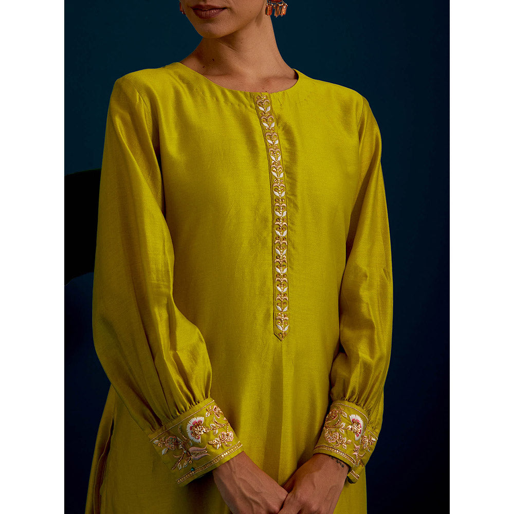 Anantaa by Roohi Trehan Lime Yellow Round Hem Kurta With Back Motif