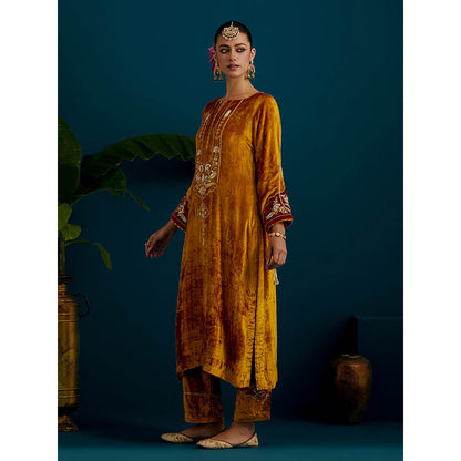 Anantaa by Roohi Trehan Mustard Orange Velvet Round Neck Kurta