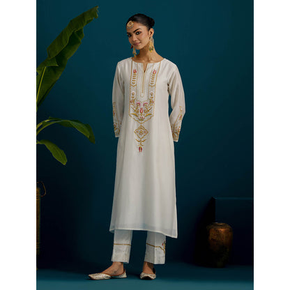 Anantaa by Roohi Trehan Off White Round Neck Long Yoke Kurta with Pant (Set of 2)