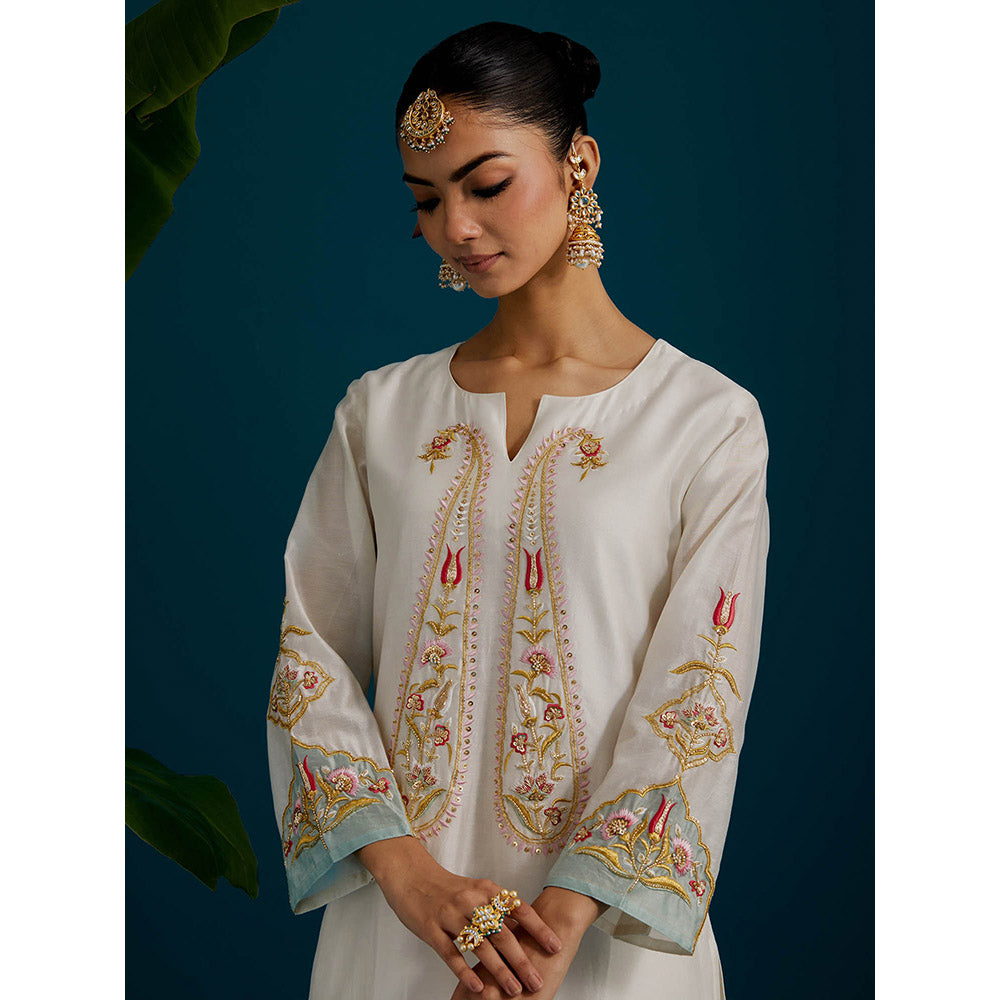 Anantaa by Roohi Trehan Off White Paisley Yoke Kurta with Pant (Set of 2)