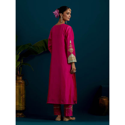 Anantaa by Roohi Trehan Pink Paisley Yoke Kurta with Pant (Set of 2)
