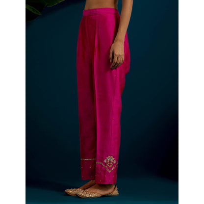 Anantaa by Roohi Trehan Pink Round Hem Kurta Back Motif with Pant (Set of 2)