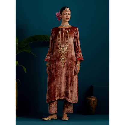 Anantaa by Roohi Trehan Dull Brown Velvet Round Neck Kurta with Pant (Set of 2)