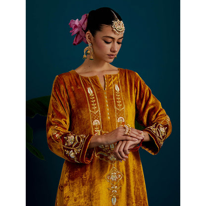 Anantaa by Roohi Trehan Mustard Orange Velvet Round Neck Kurta with Pant (Set of 2)