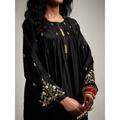 Anantaa by Roohi Trehan Short Embroidered Yoke Kurta With Pant - Black