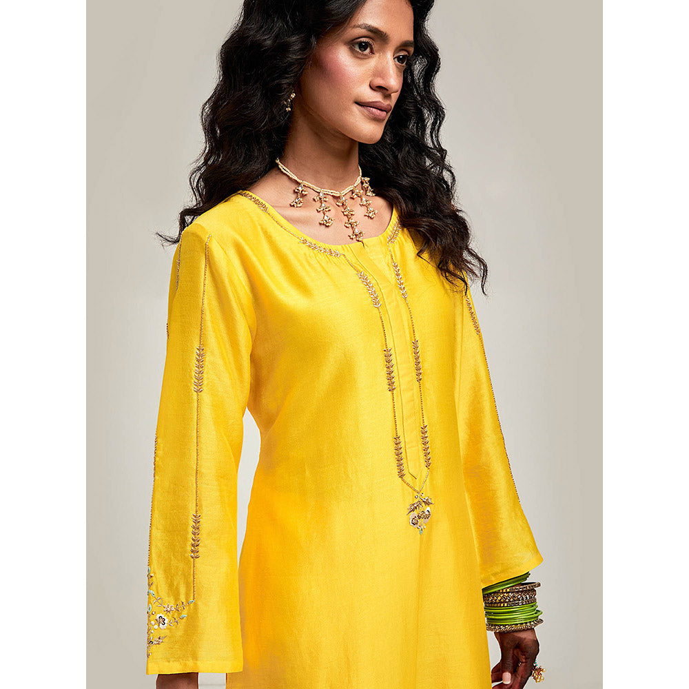 Anantaa by Roohi Trehan Embroidered Scalloped Hem Kurta with Pant - Yellow