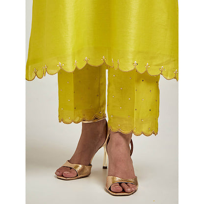 Anantaa by Roohi Trehan Embroidered Scalloped Hem Kurta with Pant - Green
