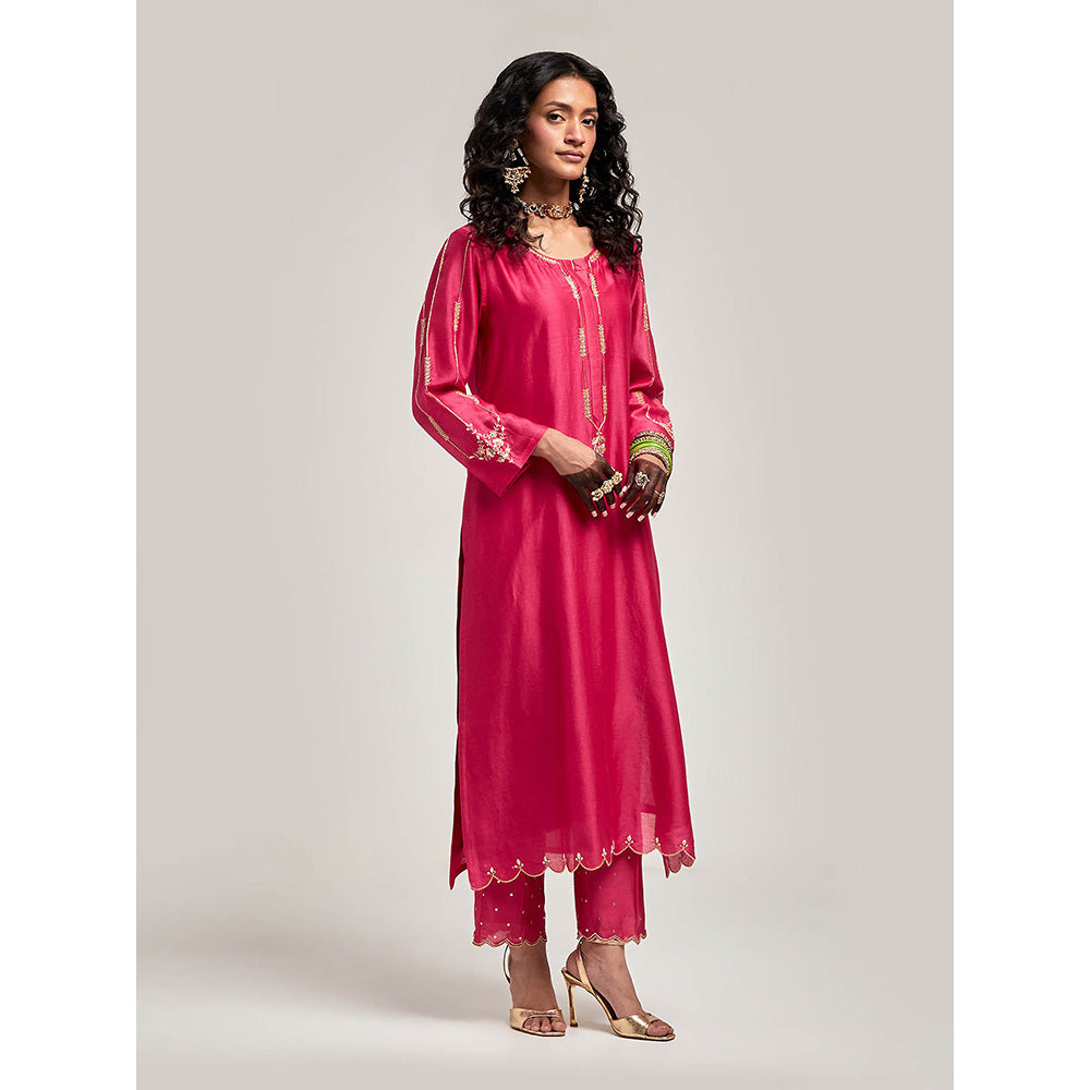 Anantaa by Roohi Trehan Embroidered Scalloped Hem Kurta with Pant - Magenta