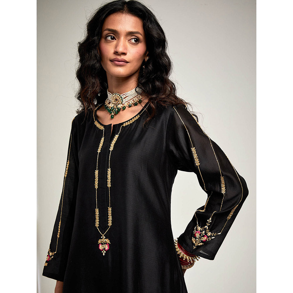 Anantaa by Roohi Trehan Embroidered Scalloped Hem Kurta with Pant - Black