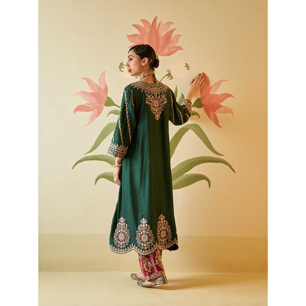 ANGAD SINGH Green Chanderi Silk Kurta with Pant & Dupatta (Set of 3)