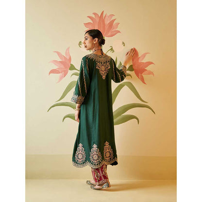 ANGAD SINGH Green Chanderi Silk Kurta with Pant & Dupatta (Set of 3)