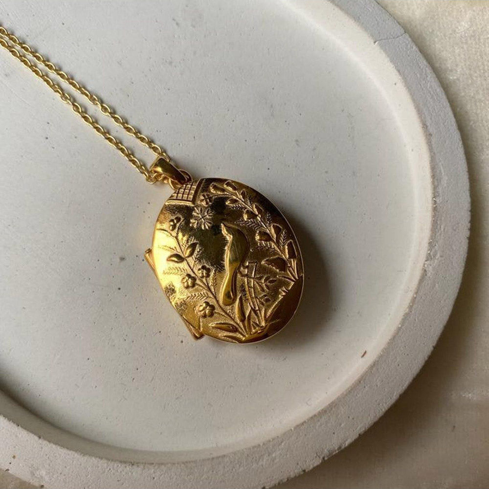 ANUSHKA JAIN JEWELLERY Gold 925 Nature Locket Necklace