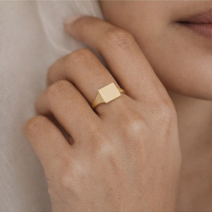 ANUSHKA JAIN JEWELLERY Square Signet Ring