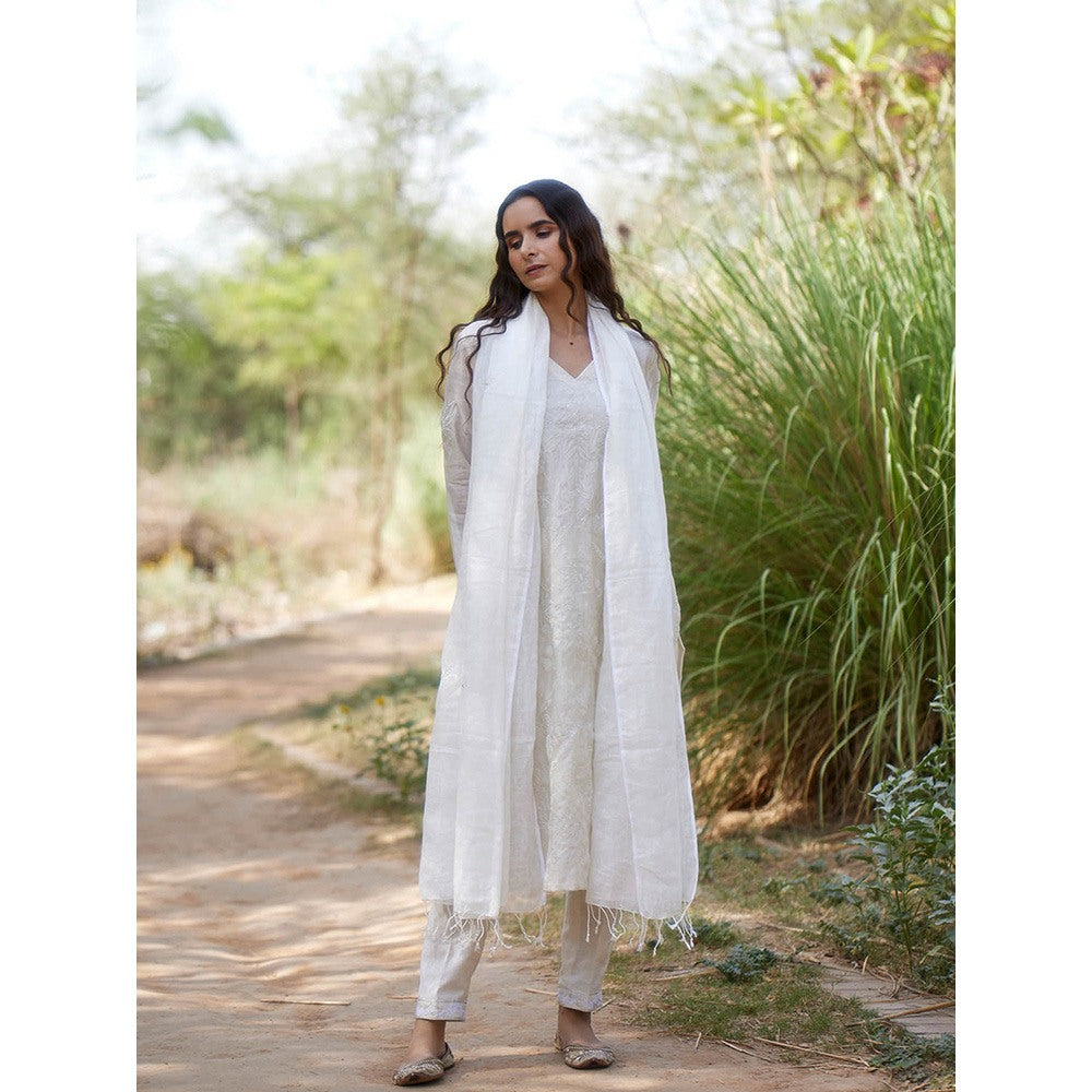 Apeksha Jain Label Ivory Kurta with Pant and Dupatta (Set of 3)