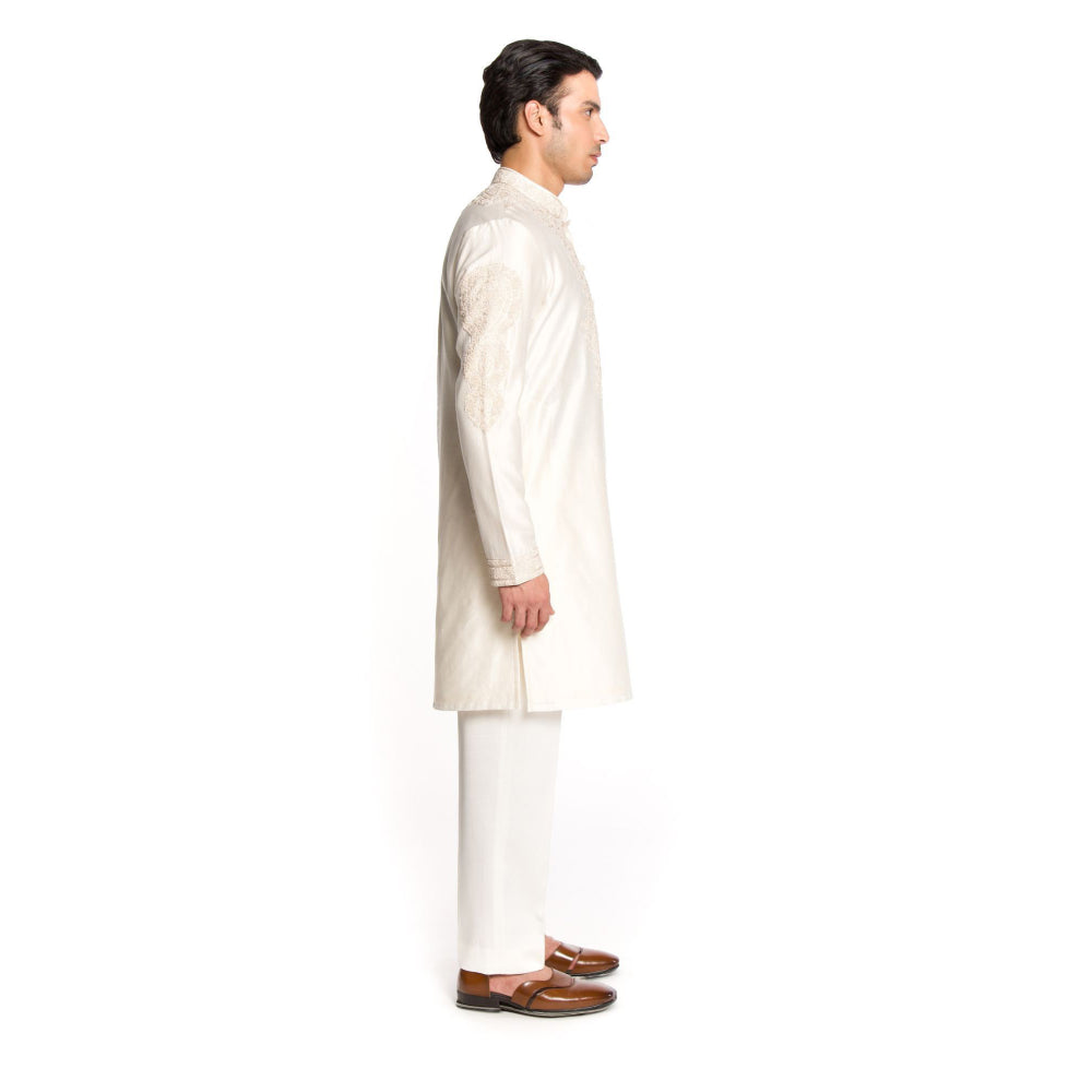 Arjun Kilachand Ivory Spring Embroidery Kurta with Pant (Set of 2)