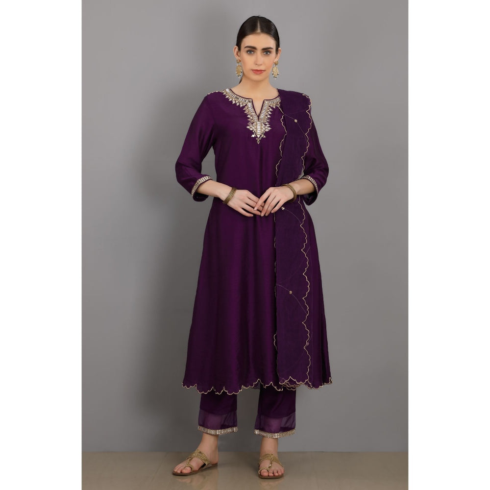 Asaga Talha Purple Embroidered Chanderi Kurta with Pants and Organza Dupatta (Set of 3)