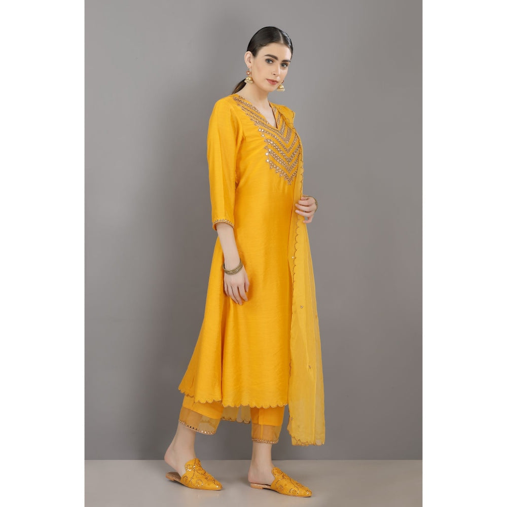 Asaga Asma Mustard Embroidered Chanderi Silk Kurta with Pants and Organza Dupatta (Set of 3)