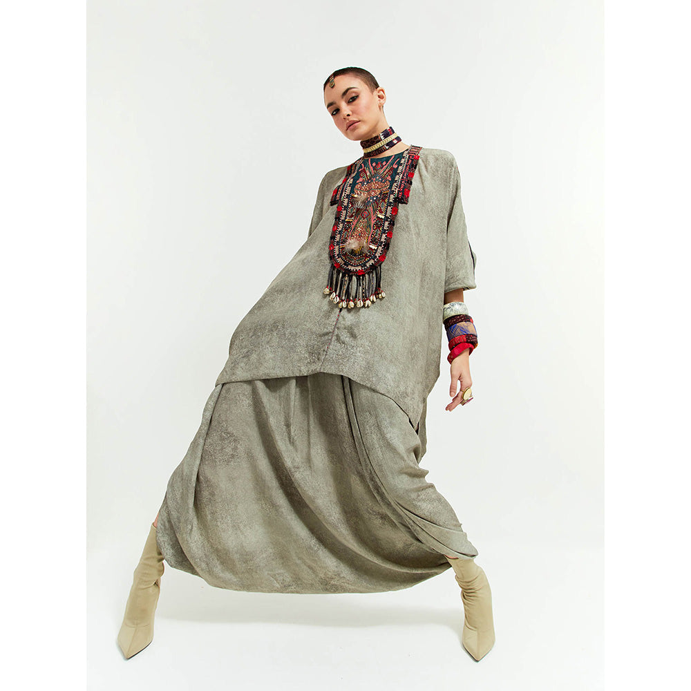 Aseem Kapoor Grey Kuru Trapeze Kurta With Draped Trouser (Set of 2)