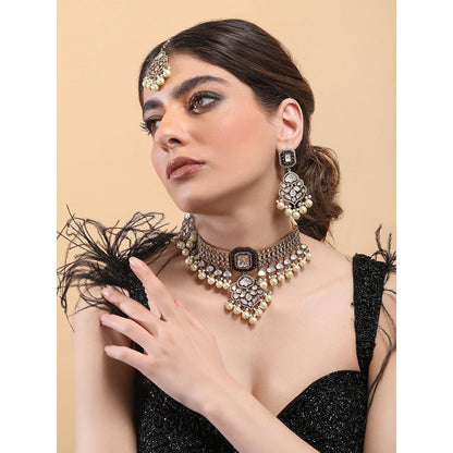 Auraa Trends 22Kt Gold Plated Kundan White Jewellery Set