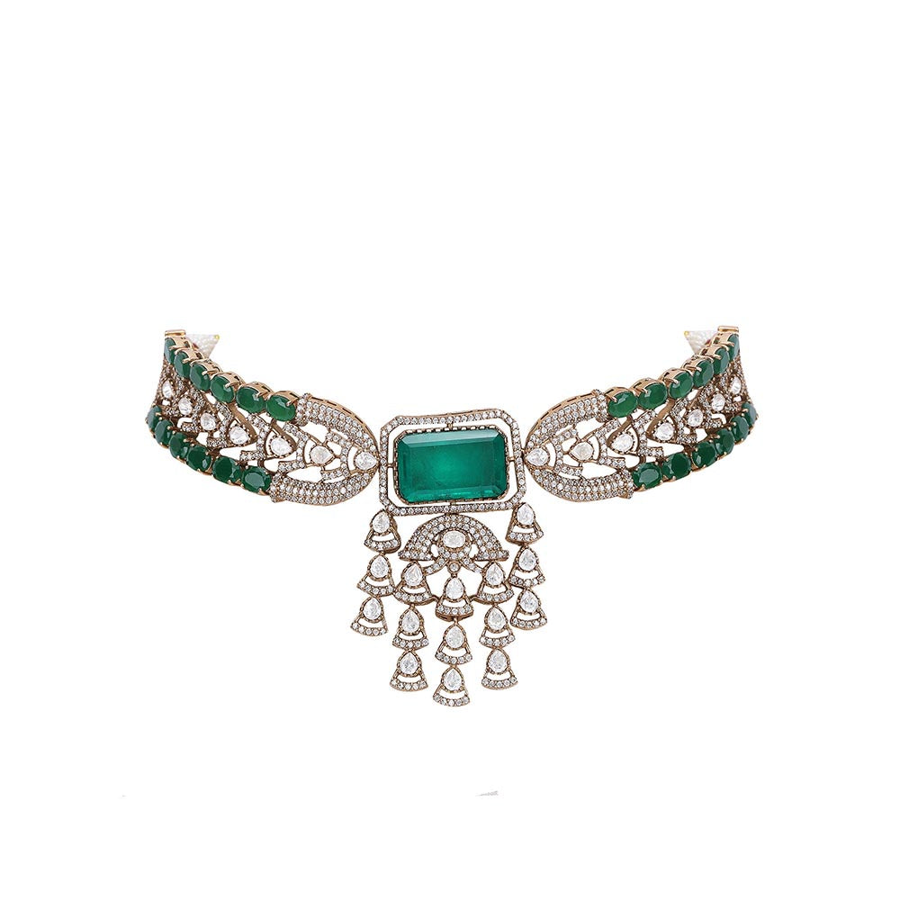 Auraa Trends Green Gold-Plated Kundan-Studded and Beaded Jewellery Set