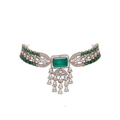 Auraa Trends Green Gold-Plated Kundan-Studded and Beaded Jewellery Set