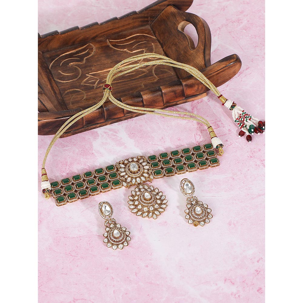 Auraa Trends Green Crafted Necklace with Matching Earrings