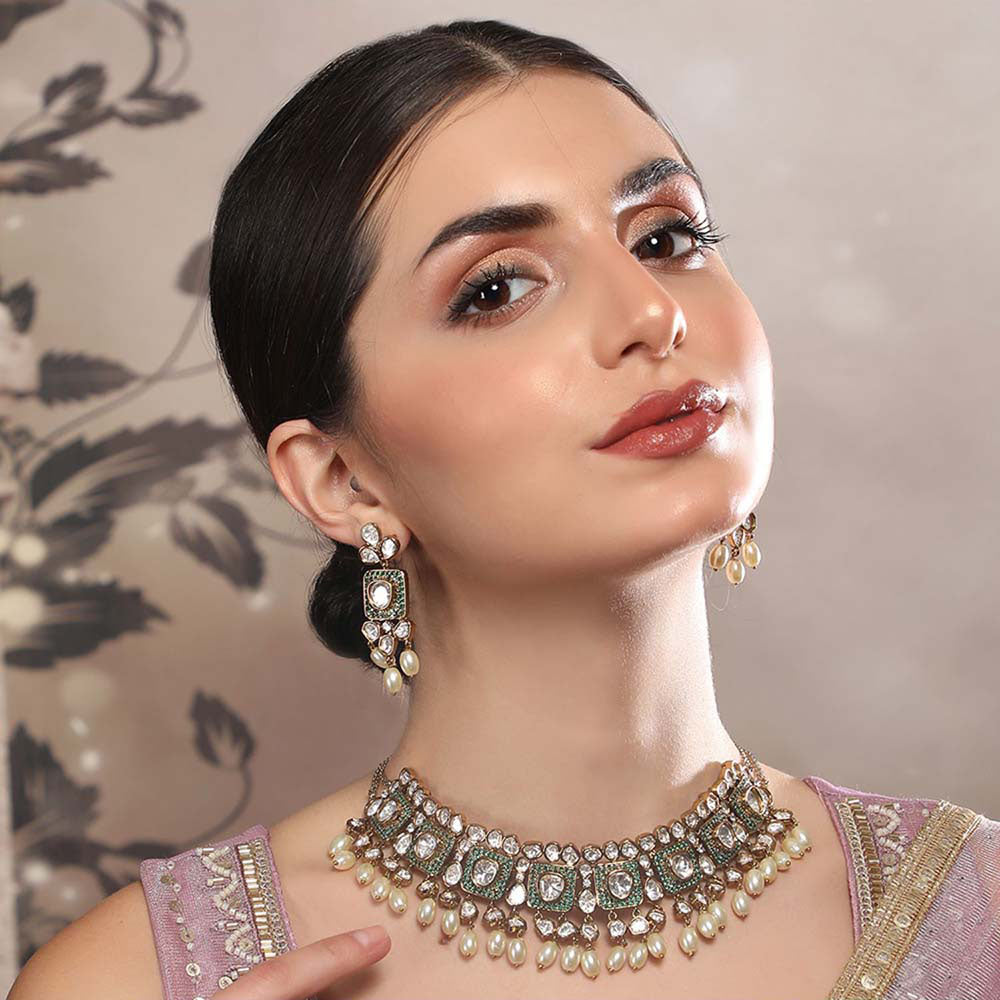 Auraa Trends Green Royal Kundan Pearl Choker Necklace Set
