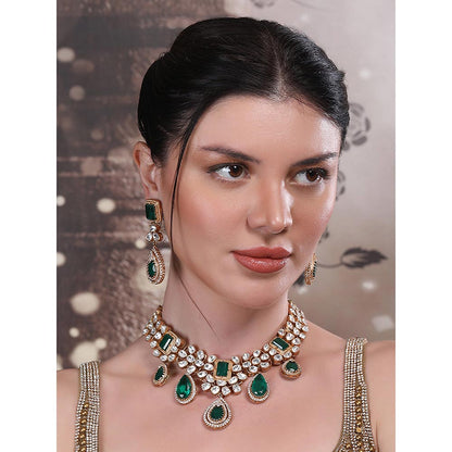 Auraa Trends Luxurious Emerald Green and Crystal Kundan Necklace with Earrings