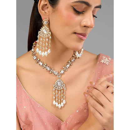 Auraa Trends Elegant White Kundan and Pearl Dangler Necklace Set