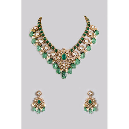 Auraa Trends Royal Emerald Green Kundan Necklace and Earring Set