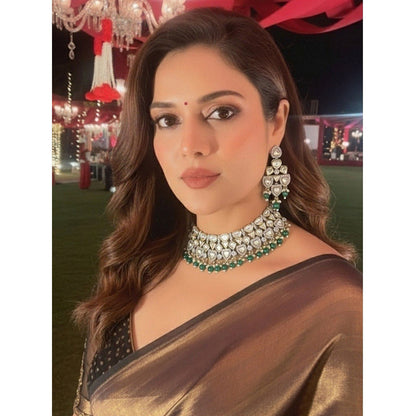 Auraa Trends Diamond and Emerald Jewellery Set