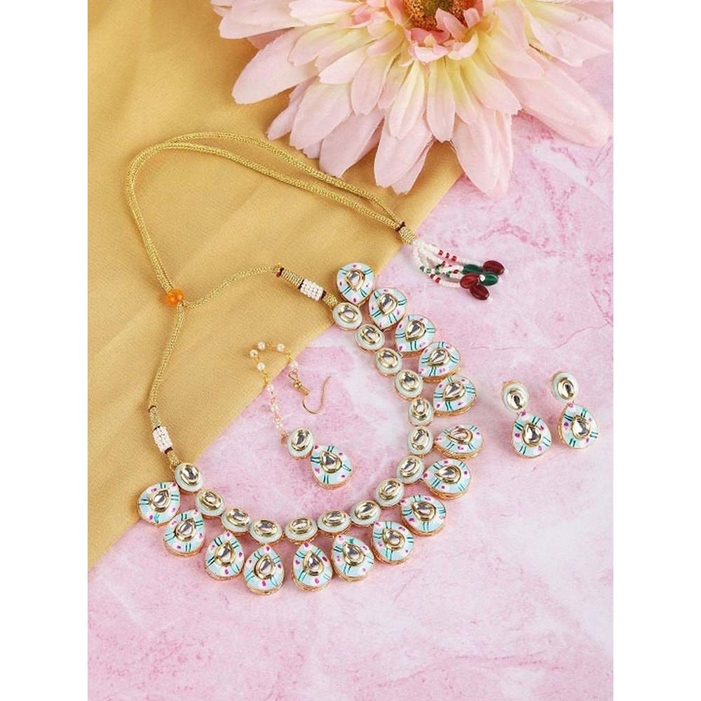 Auraa Trends Pastel Green Enamel Gold-Plated Kundan Necklace with Earrings and Maang Tikka