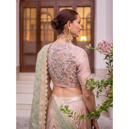 AVNNI KAPUR Banarsi Gota Patti Lehenga with Choli and Sequience Work Dupatta (Set of 4)
