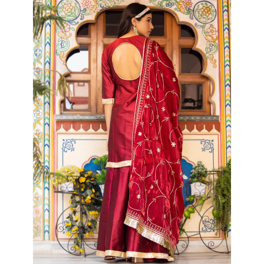 Bannhi by Priyanka Rathore Kurjan Maroon Sharara (Set of 3)