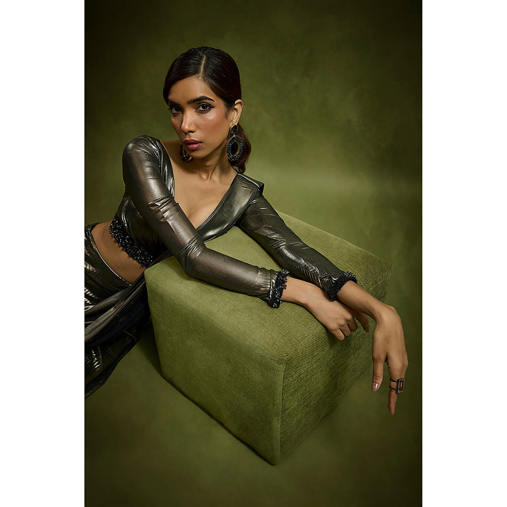BABITA M Metallic Embossed Pre-draped Saree with Stitched Blouse