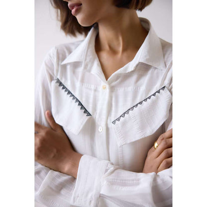 Basanti Kapde aur Koffee White Striped Chiffon Shirt