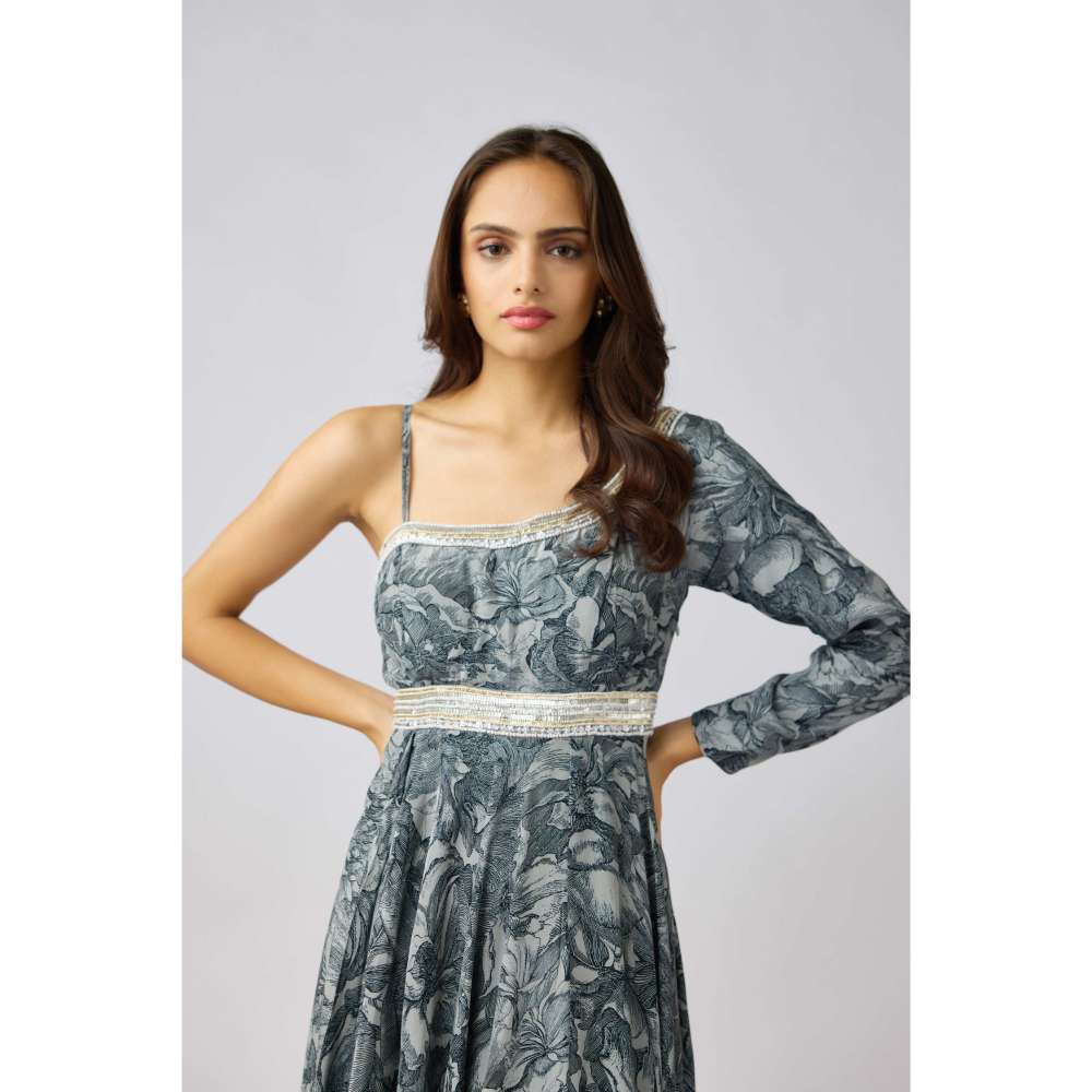 Basanti Kapde aur Koffee Grey Crepe Embroidered Dress
