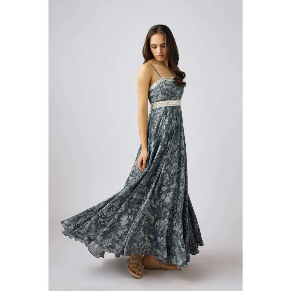 Basanti Kapde aur Koffee Grey Crepe Embroidered Dress