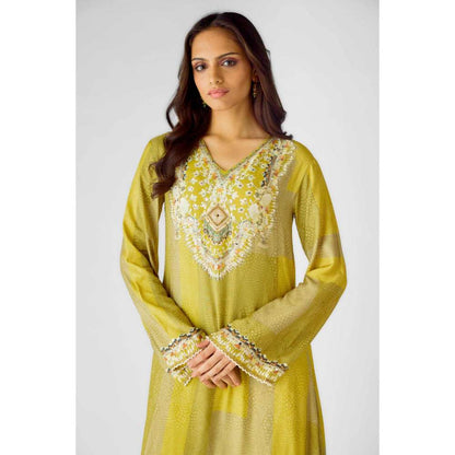 Basanti Kapde aur Koffee Womens Printed Green Kurta with Dhoti Pant (Set of 2)