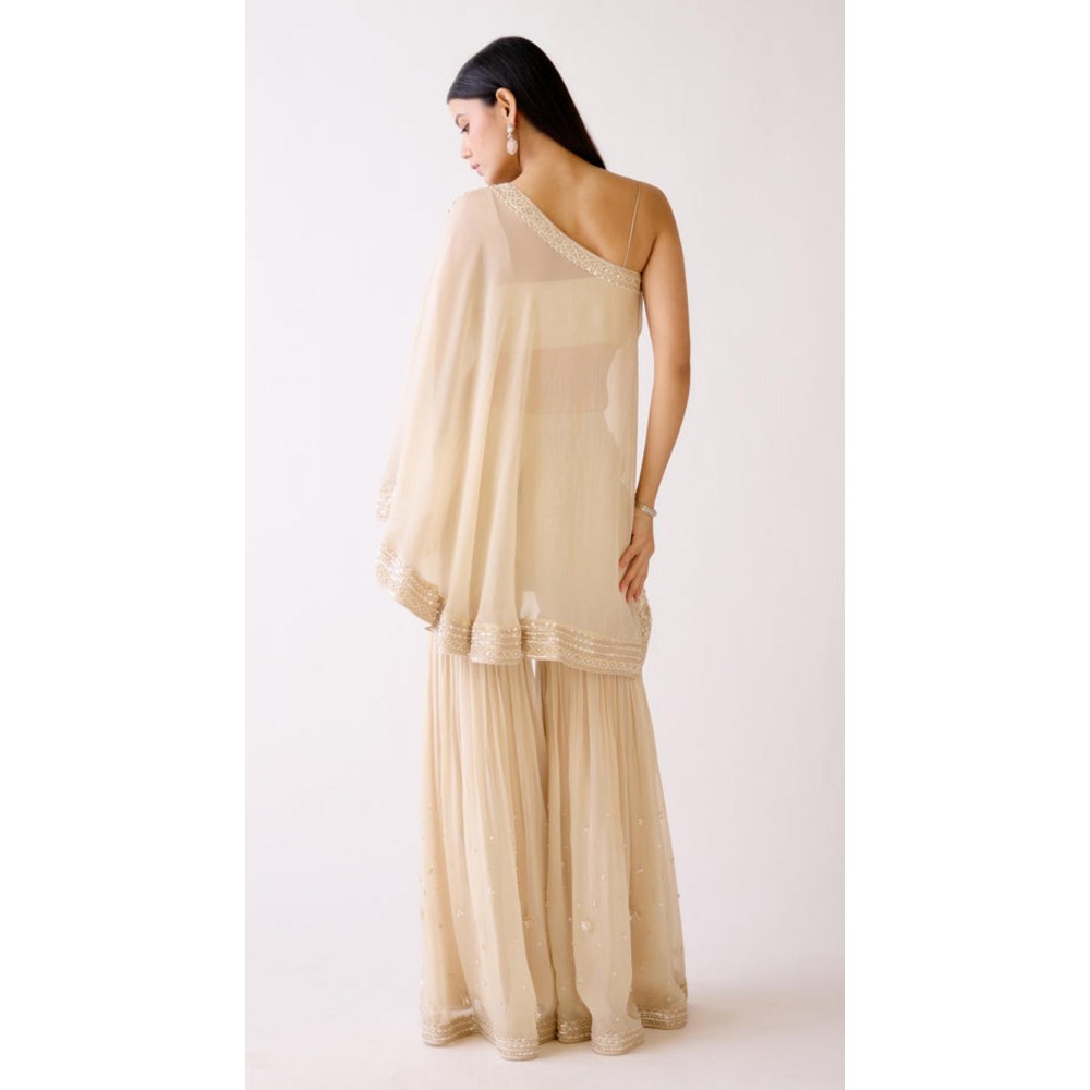 Basanti Kapde aur Koffee The Evening Glow Sharara With Bustier And Cape