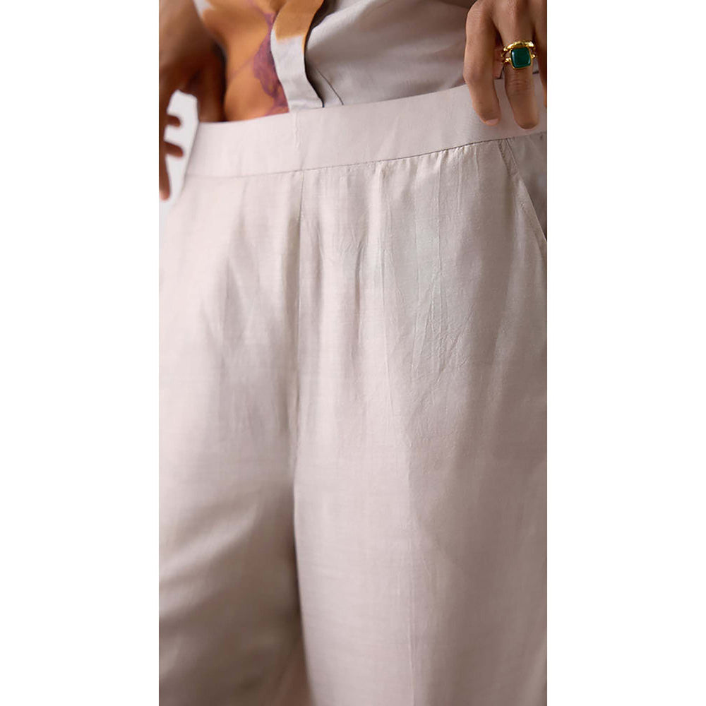 Basanti Kapde aur Koffee Women Grey Straight-Fit Trouser