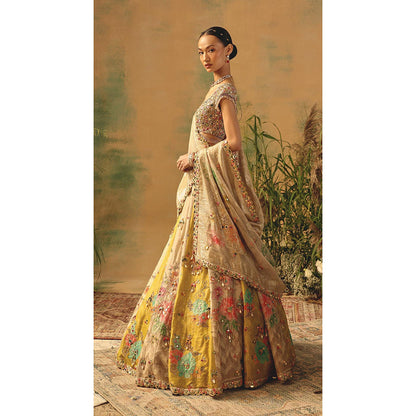 Basanti Kapde aur Koffee The Basanti Amaltas Lehenga And Stitched Blouse With Dupatta