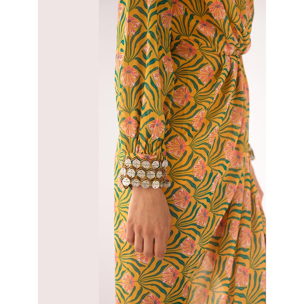Basanti Kapde aur Koffee Yellow Georgette Embellished Dress