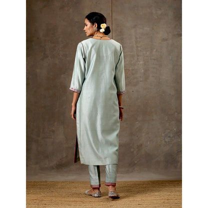 Bbaawri Green Hand Embroidered Chanderi Silk Kurta with Pant & Dupatta (Set of 3)
