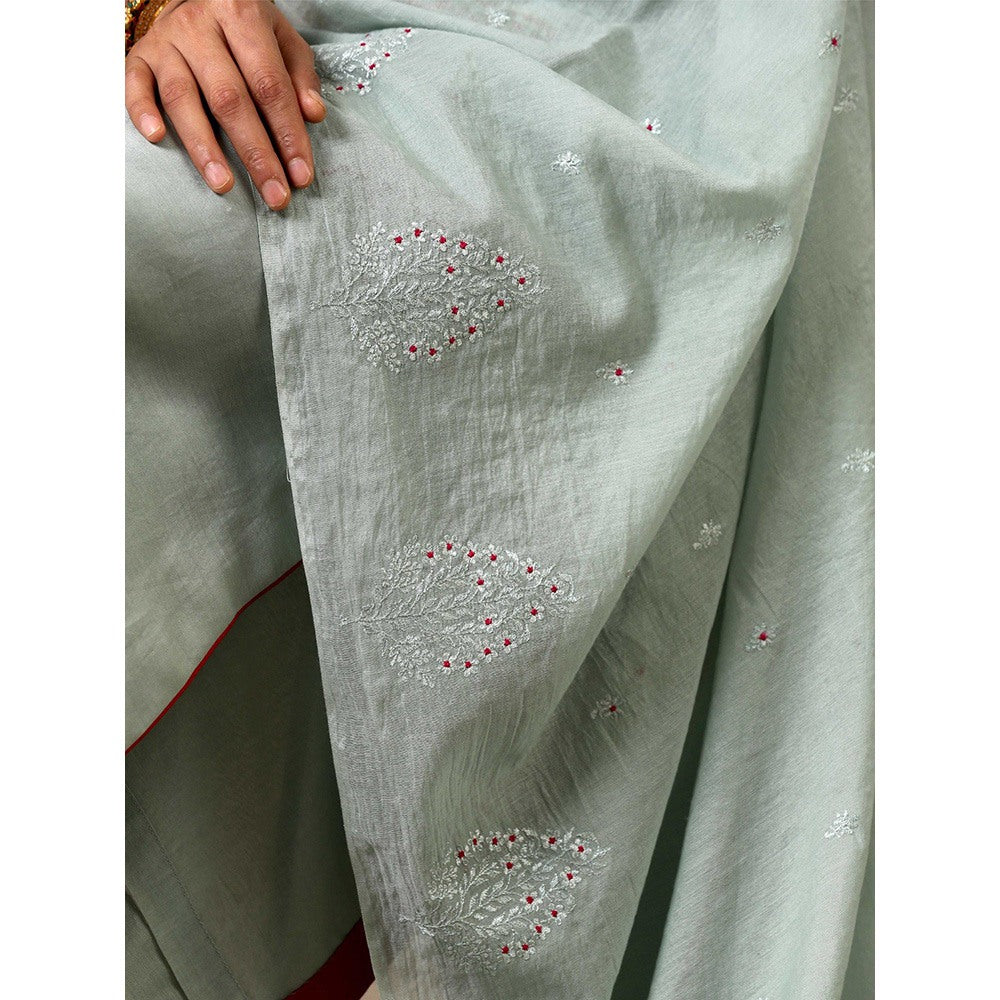 Bbaawri Green Hand Embroidered Chanderi Silk Kurta with Pant & Dupatta (Set of 3)