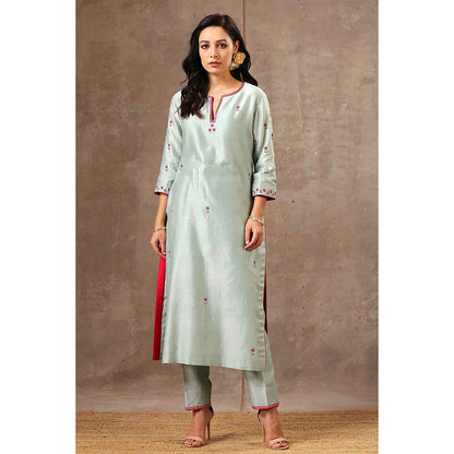 Bbaawri Sage Green Pink Hand Embroidered Chanderi Silk Kurta with Pant & Dupatta (Set of 3)